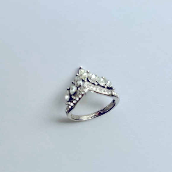Ladie’s Zirconias Crown Ring - Picture 3 of 5